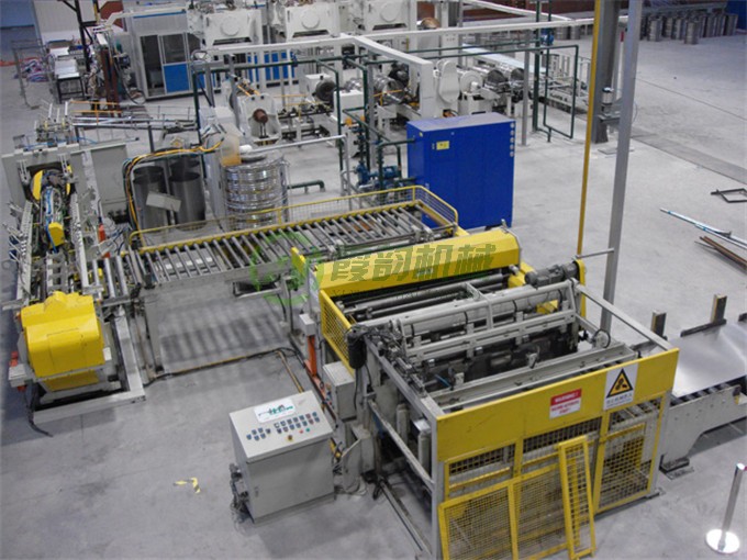 油桶状产品输送流水线 (2).JPG