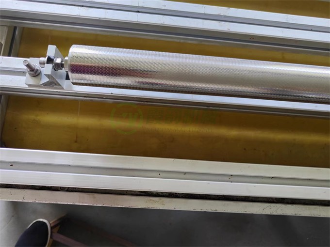 1676036697163977.jpg 管面滚花电动滚筒.jpg